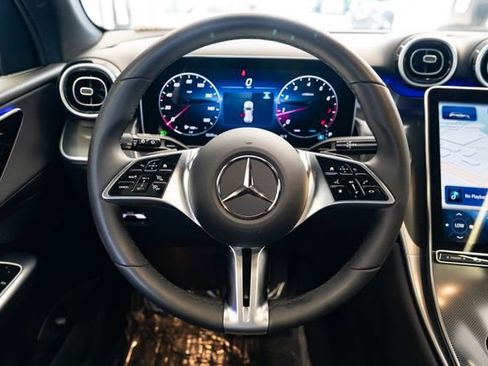 Used 2025 Mercedes-Benz GLC 300 4MATIC image 14