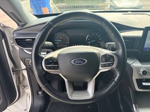 Used 2021 Ford Explorer XLT w/ Equipment Group 202A AWD/4WD image 16