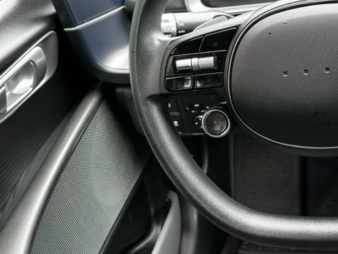 Certified 2025 Hyundai Ioniq 6 SE RWD image 27