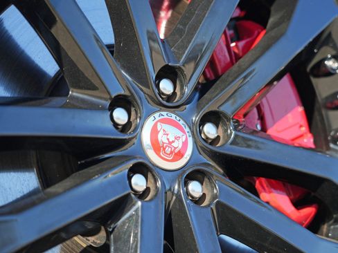 Used 2020 Jaguar F-TYPE R image 57