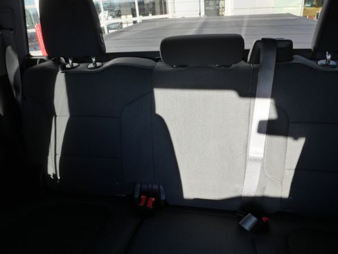 Used 2022 Chevrolet Silverado 1500 Custom w/ Safety Confidence Package image 13