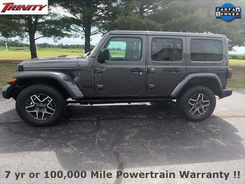 Certified 2025 Jeep Wrangler Unlimited Sahara AWD/4WD image 1