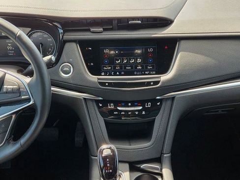Certified 2025 Cadillac XT5 Premium Luxury image 16