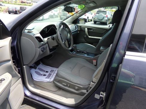 Used 2014 Chevrolet Traverse LT w/ LPO, 'HIT The Road' Package image 11