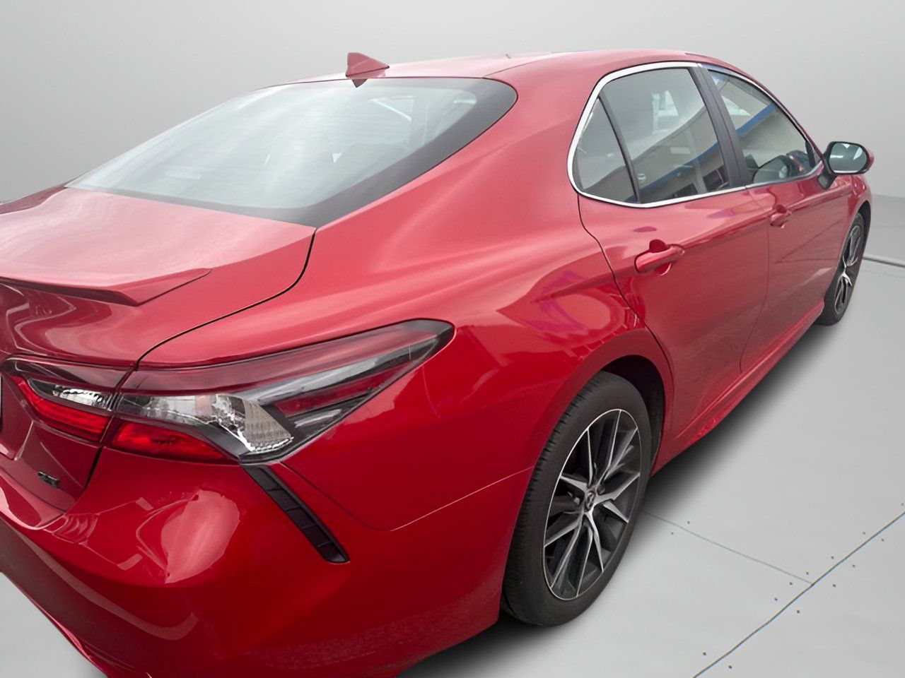 Used 2021 Toyota Camry SE w/ Convenience Package FWD image 9