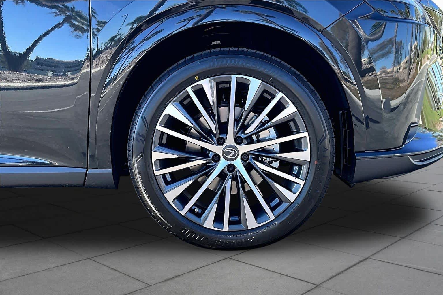 New 2026 Lexus RX 350 Premium Plus w/ Accessory Package (Z1) FWD image 9