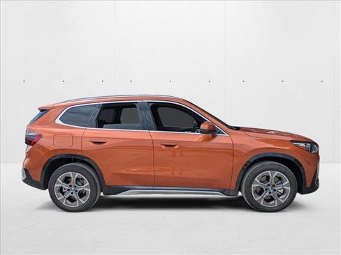 New 2025 BMW X1 xDrive28i w/ Technology Package image 3