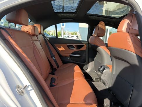 Used 2022 Mercedes-Benz C 300 4MATIC Sedan image 16