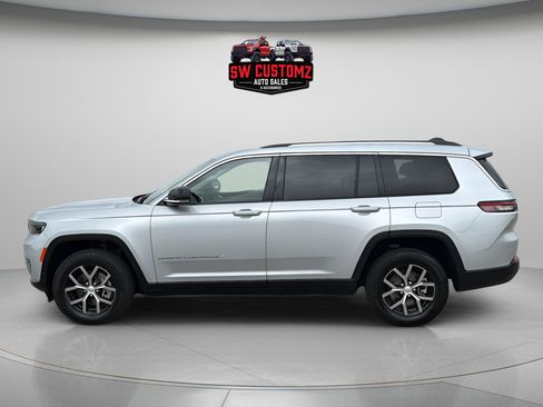 Used 2023 Jeep Grand Cherokee L Limited AWD/4WD image 4