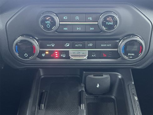 New 2025 Ford Bronco Outer Banks image 6