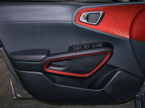Used 2024 Kia Soul GT-Line FWD image 11