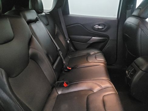 Used 2021 Jeep Cherokee Latitude Plus AWD/4WD image 19