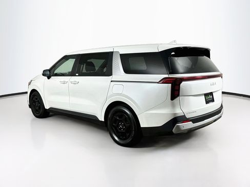 Used 2025 Kia Carnival FWD image 5