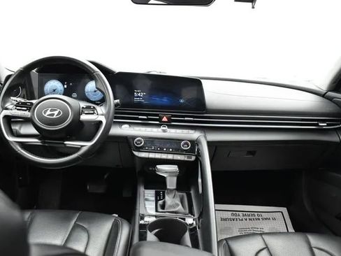 Used 2024 Hyundai Elantra Limited FWD image 18