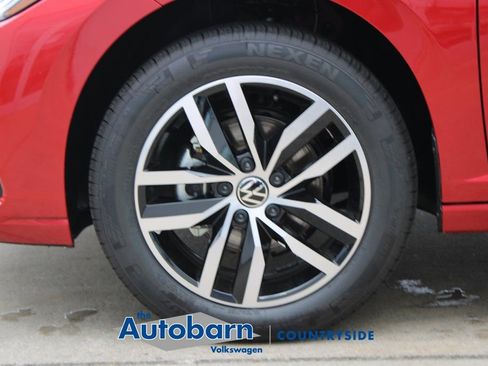 Used 2025 Volkswagen Jetta SE FWD image 21