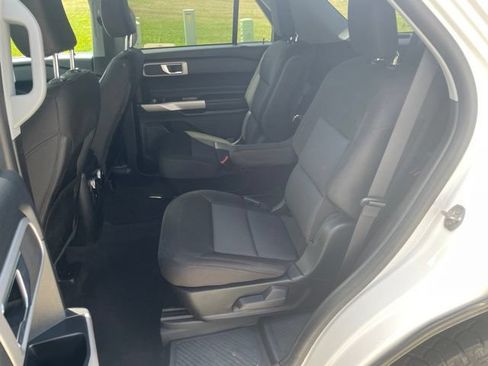 Used 2022 Ford Explorer XLT w/ Class IV Trailer Tow Package AWD/4WD image 19