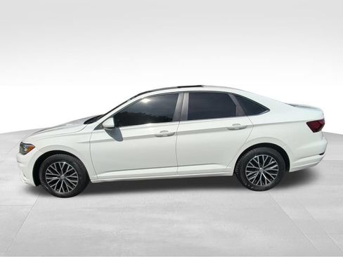 Used 2019 Volkswagen Jetta R-Line FWD image 2