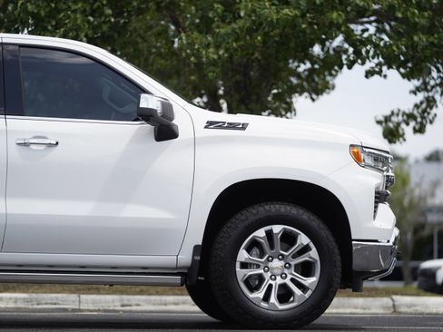 New 2026 Chevrolet Silverado 1500 LTZ w/ LTZ Premium Package AWD/4WD image 6