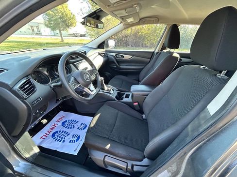 Used 2020 Nissan Rogue Sport S image 11
