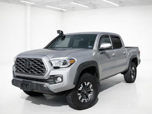 Used 2018 Toyota Tacoma TRD Off-Road image 1