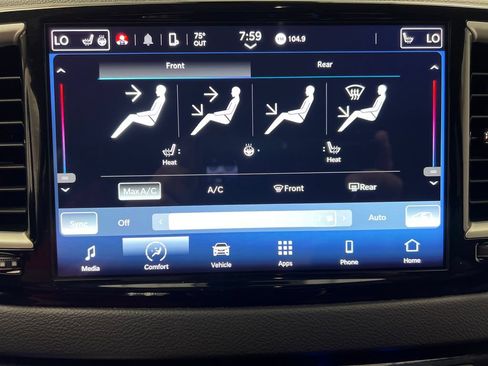 Used 2024 Chrysler Pacifica Touring-L FWD image 69