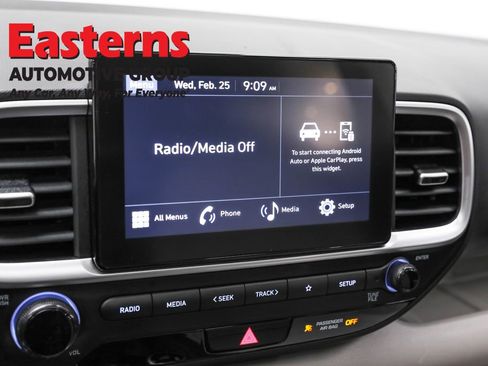 Used 2023 Hyundai Venue SEL w/ Cargo Package image 19