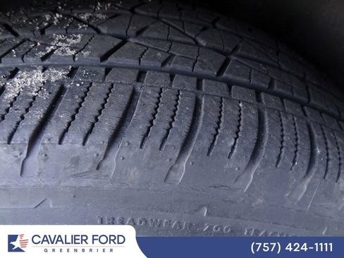 Used 2020 Ford Explorer XLT w/ Equipment Group 202A image 8