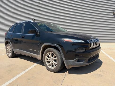 Used 2014 Jeep Cherokee Latitude FWD image 1