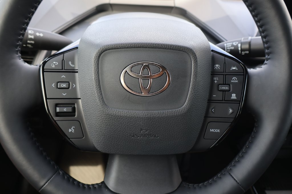 Certified 2026 Toyota Prius FWD image 19