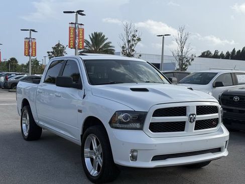 Used 2016 RAM 1500 Sport RWD image 4