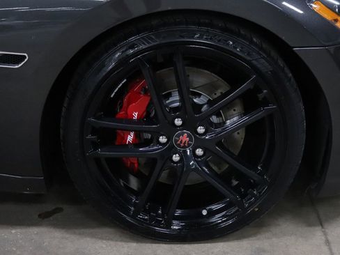 Used 2017 Maserati GranTurismo MC image 31