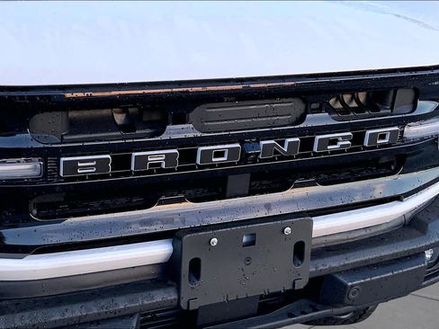 Used 2024 Ford Bronco Outer Banks AWD/4WD image 29