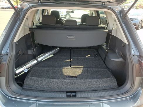 Used 2022 Volkswagen Tiguan S image 28