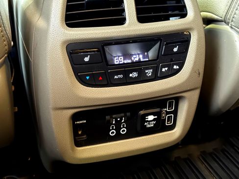 Used 2021 Honda Pilot Touring image 23