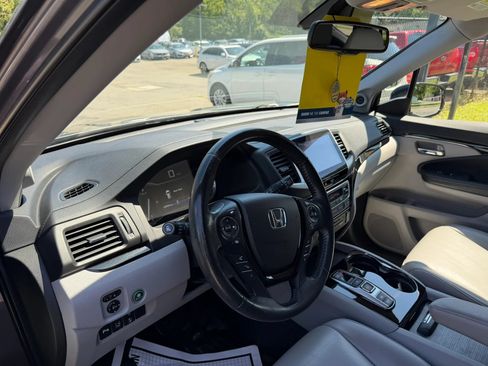 Used 2016 Honda Pilot Touring image 6