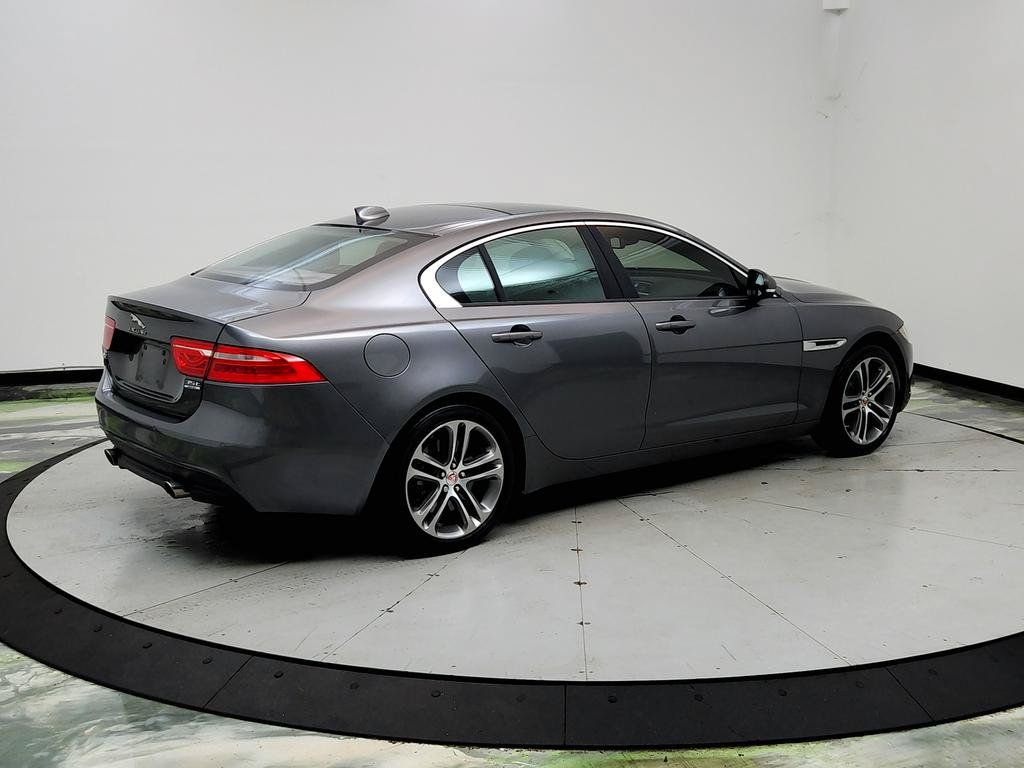 Used 2017 Jaguar XE Premium AWD/4WD image 5