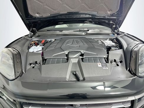 New 2026 Porsche Cayenne image 33