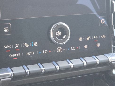 New 2026 GMC Yukon XL Elevation image 40