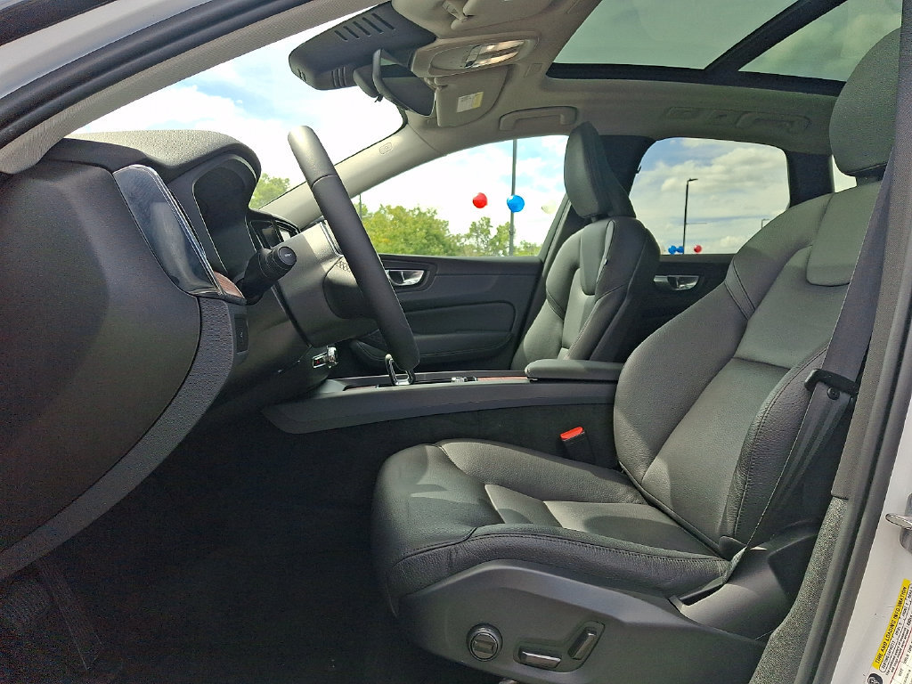 Used 2024 Volvo XC60 B5 Plus w/ Protection Package Premier AWD/4WD image 13