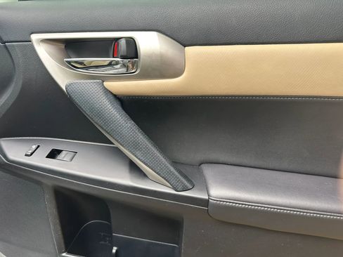 Used 2015 Lexus CT 200h FWD image 11