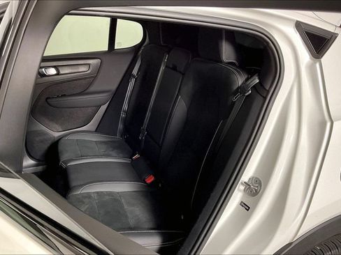 Used 2023 Volvo C40 P8 Recharge Plus AWD/4WD image 25