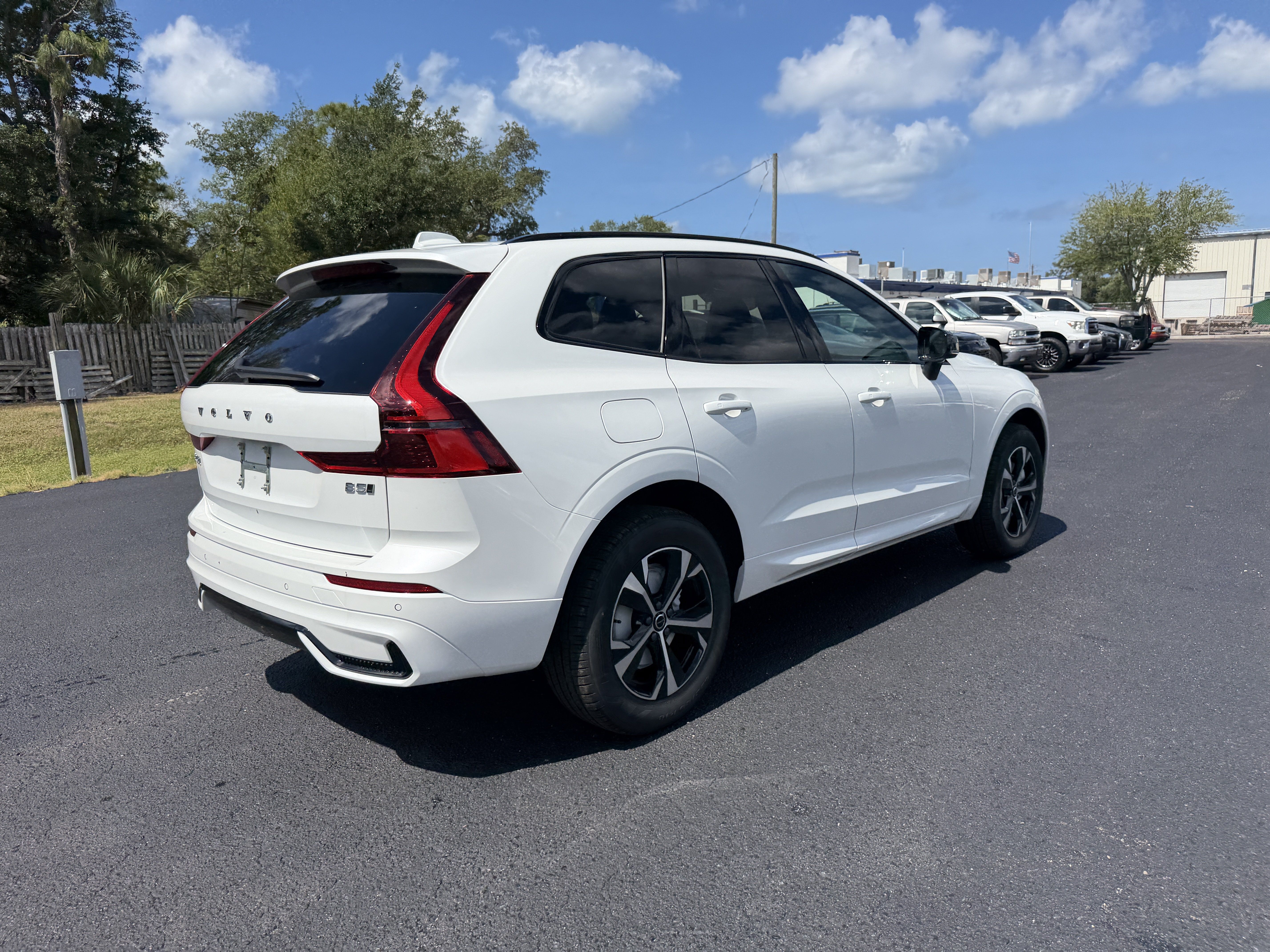New 2026 Volvo XC60 B5 Core AWD/4WD image 3