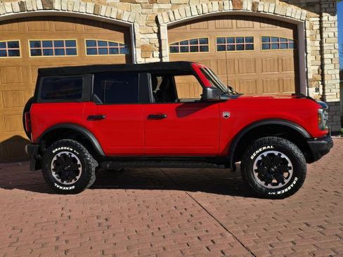 Used 2021 Ford Bronco Big Bend image 2