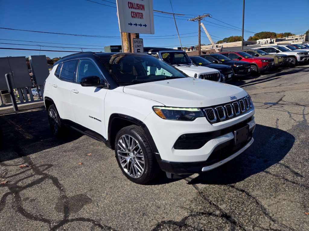 Used 2023 Jeep Compass Limited w/ Elite Group AWD/4WD image 2