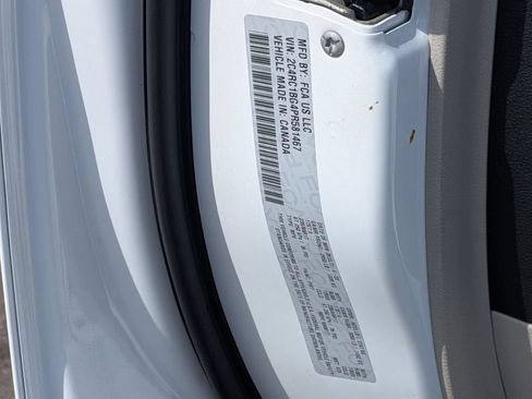 Used 2023 Chrysler Pacifica Touring-L FWD image 38