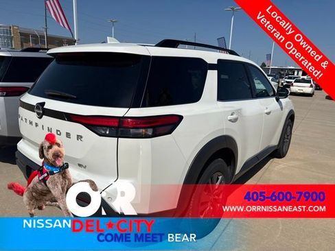 Used 2024 Nissan Pathfinder SV FWD image 4