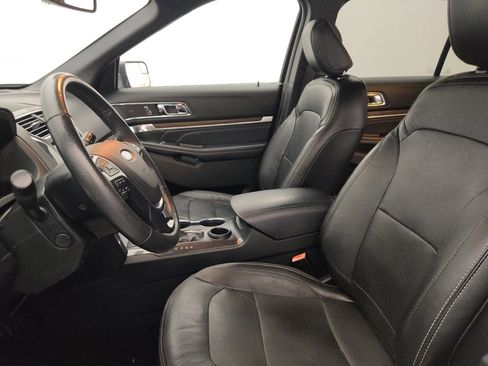 Used 2018 Ford Explorer Limited image 17