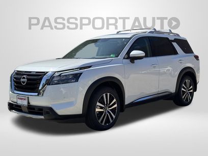 New 2025 Nissan Pathfinder Platinum w/ Cargo Package