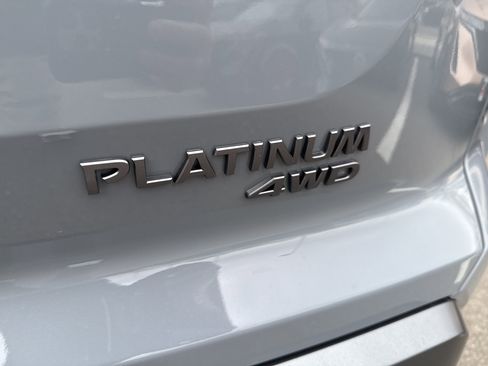 Used 2026 Nissan Pathfinder Platinum image 12