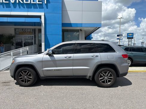 Used 2018 Jeep Grand Cherokee Limited AWD/4WD image 3